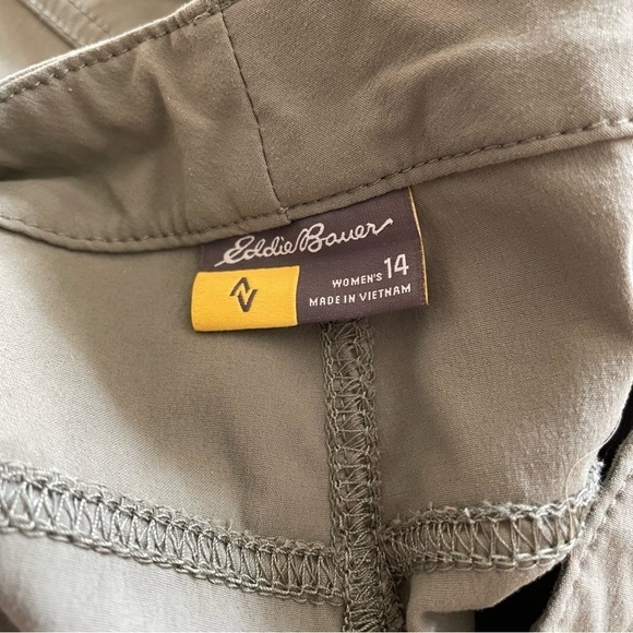 EDDIE Bauer Womens Olive Green Cargo Shorts Outdoor Casual Nylon, Size 14 - Picture 3 of 6